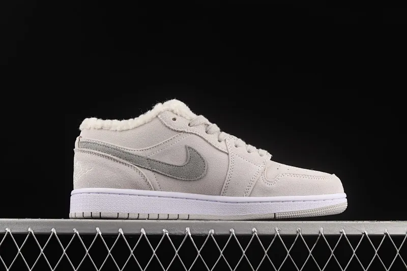 All Categories Air Jordan Jordan Series Basketball Shoes Air Jordan 1 Low Air Jordan 1 Low "Sherpa Fleece" AJ1 Joe 1 Beige Velvet Low-top Cultural Leisure Sports Basketball Shoes DO0750-002